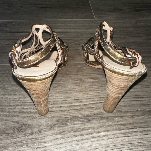 PRADA REAL LEATHER SANDAL SHOES. SIZE 38 GENTLY USED OCCASION - Picture 5 of 9